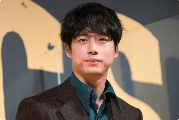 坂口健太郎の画像４