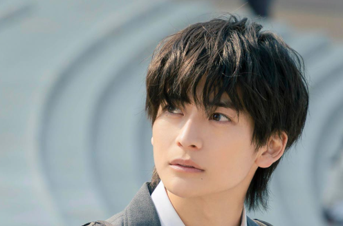 高橋文哉の画像