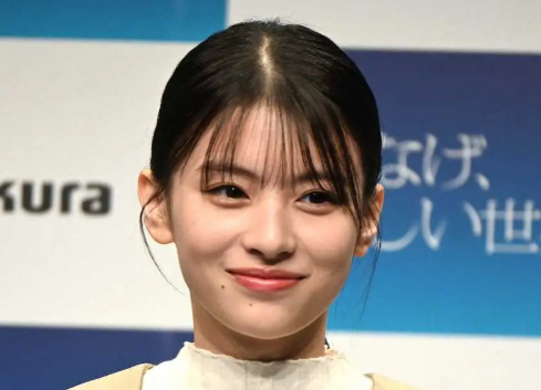 出口夏希の画像